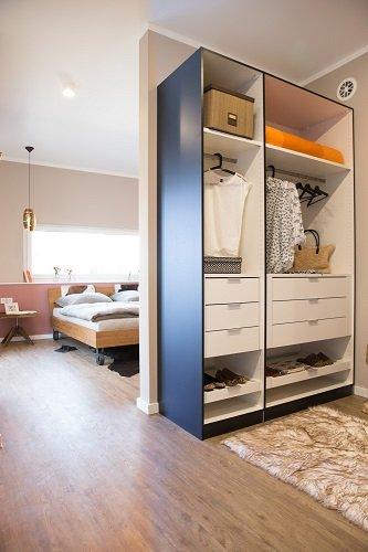 Ankleide- und Schlafzimmer