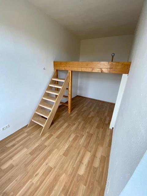Freundliche helle 2-R-Wohnung in MD-Stadtfeld -Ost ca 46m² im 3.OG mit EBK. zu vermieten ! - Photo 1