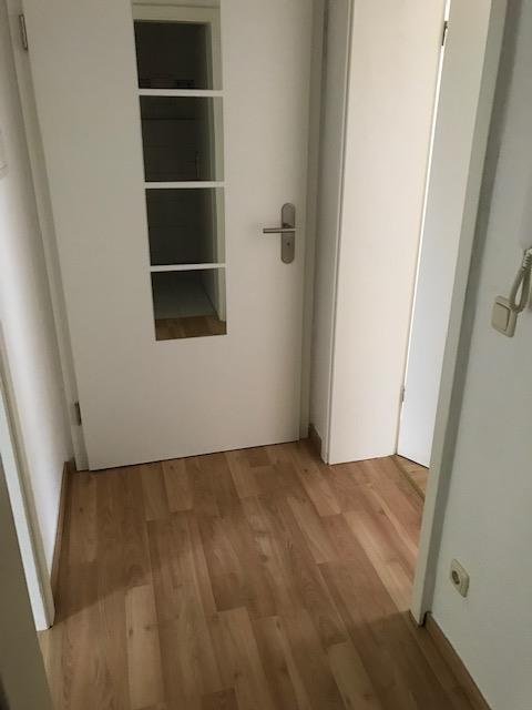 Gemütliche schöne 2-R-Wohnung 1.OG mit Balkon EBK.ca.40 m² in MD- Sudenburg zu vermieten . - Photo 3