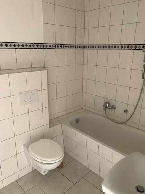 Gemütliche schöne 2-R-Wohnung 1.OG mit Balkon EBK.ca.40 m² in MD- Sudenburg zu vermieten . - Photo 2