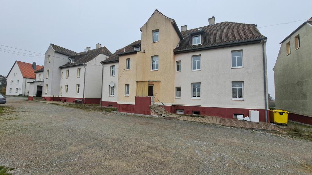 Schöne helle 3-R-Wohnung in Hüttenrode ca.65,70m2 im 1.OG zu vermieten ! - Photo 1