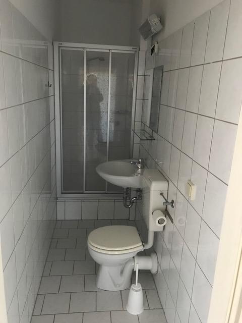Sehr schöne 2-R -Wohnung im 1.OG.ca.43,00m² mit EBK.in MD -Sudenburg zu vermieten ! - Photo 2