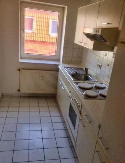 Wohnen über der Stadt schöne 3-Wohnung in MD-Sudenburg im DG.mit EBK. zu vermieten. - Photo 2