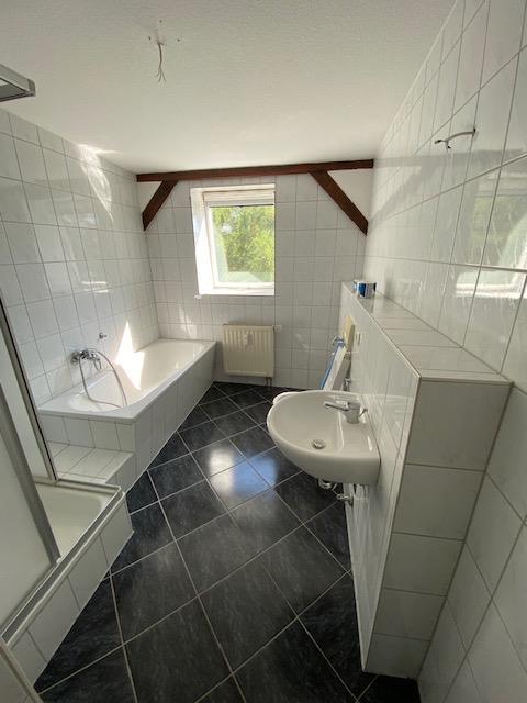 Wohnen über der Stadt sonnige 3-R-Wohnung mit Dachterrasse ca.90 m² zu vermieten - Photo 2