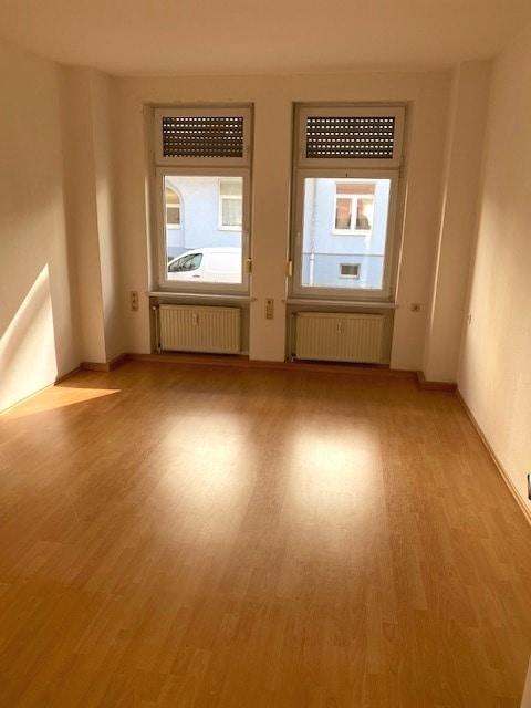 Helle sonnige 4-R-Wohnung san. Altbau:im EG.104 m² in MD.Stadtfeld-Ost zu vermieten! - Foto 1