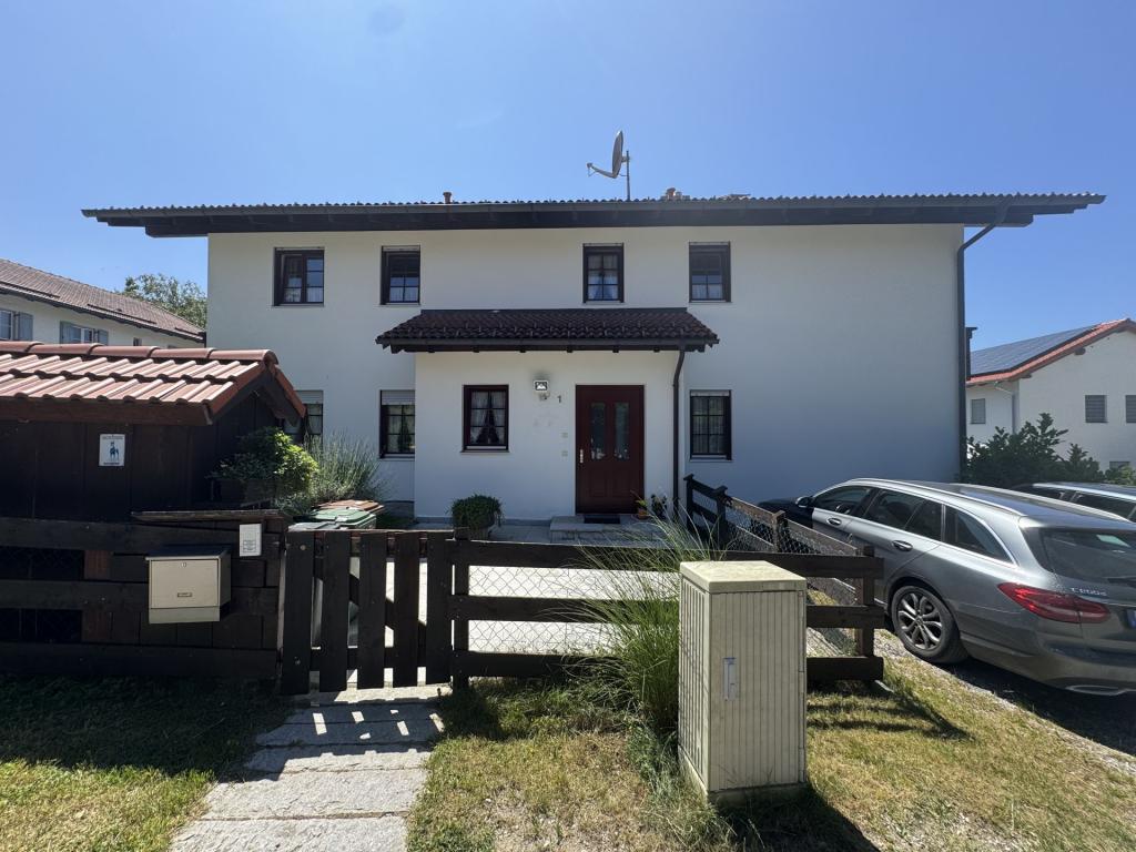Der Hauseingang in Ostausrichtung