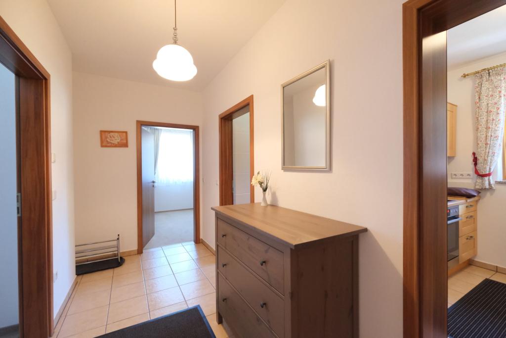 Der einladende Flur im OG Wohnung 1