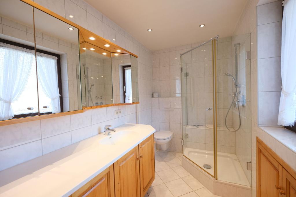 Das helle Badezimmer