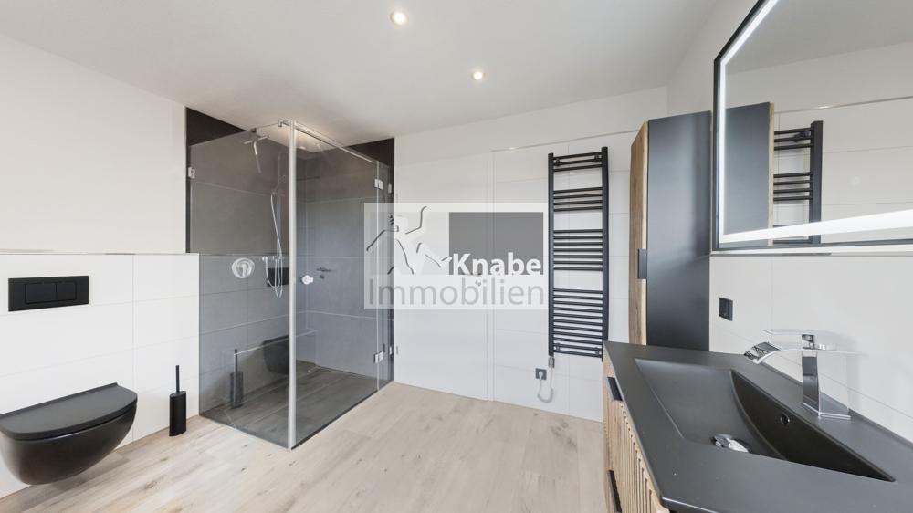 Großzügig. Lichtdurchflutet. Besonders. Dachgeschosswohnung mit Kamin! - Photo 2