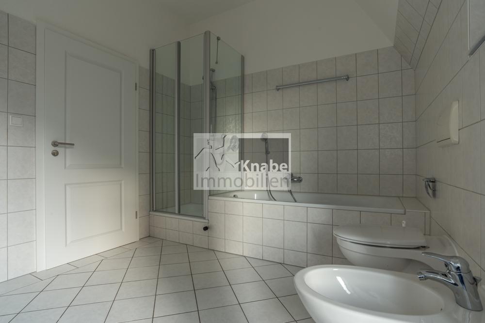 Altbau-Charme trifft modernes Wohnen! Maisonettewohnung im Herzen von Wellingholzhausen! - Photo 1
