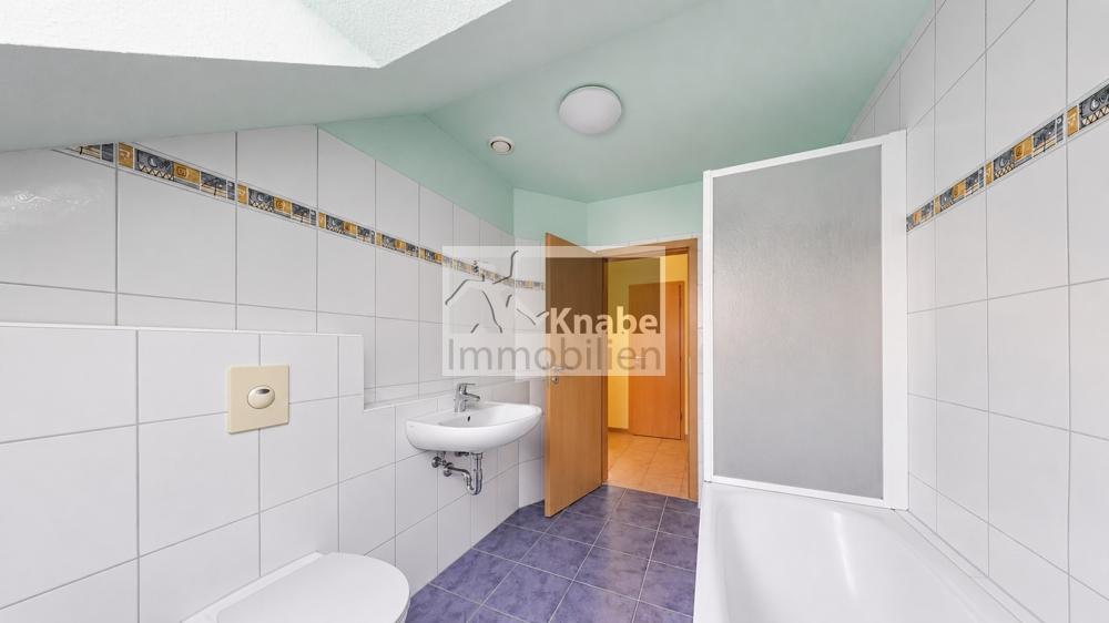 Nicht alltäglich: Wohnen auf zwei Ebenen mit Süd-Ost-Balkon! - Photo 2