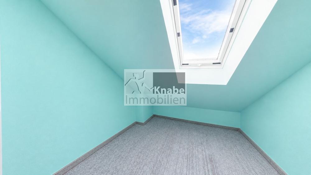 Nicht alltäglich: Wohnen auf zwei Ebenen mit Süd-Ost-Balkon! - Photo 5