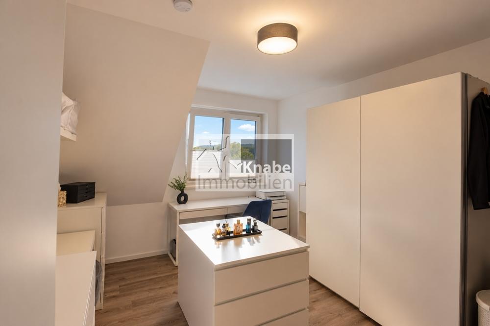 Neuwertig, modern, top Lage: Ihr neues Zuhause! - Foto 4