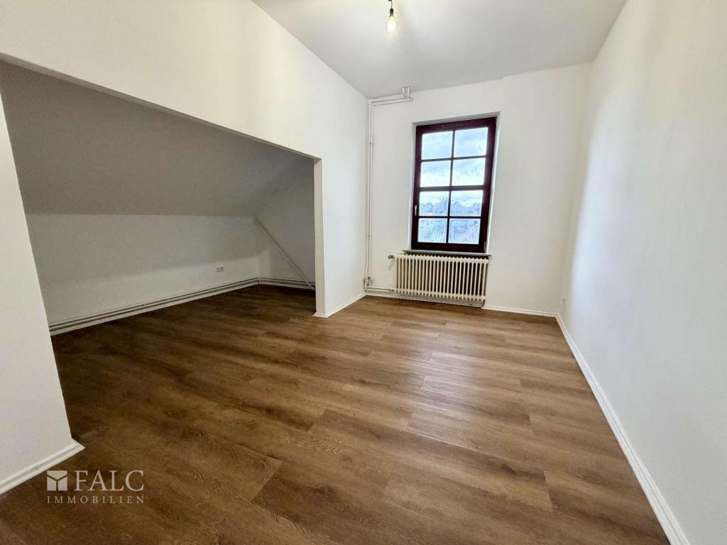 Stilvoll wohnen unterm Dach – großzügige 3-Zimmer-Wohnung in Varel - Photo 2