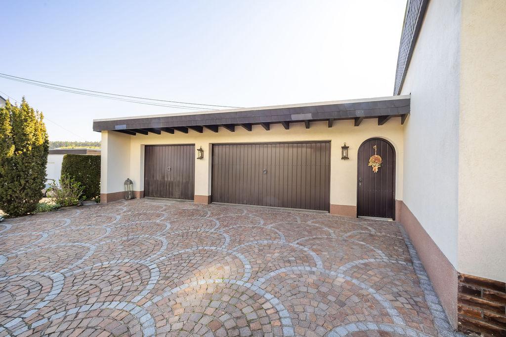 Garage (3 Stellplätze)