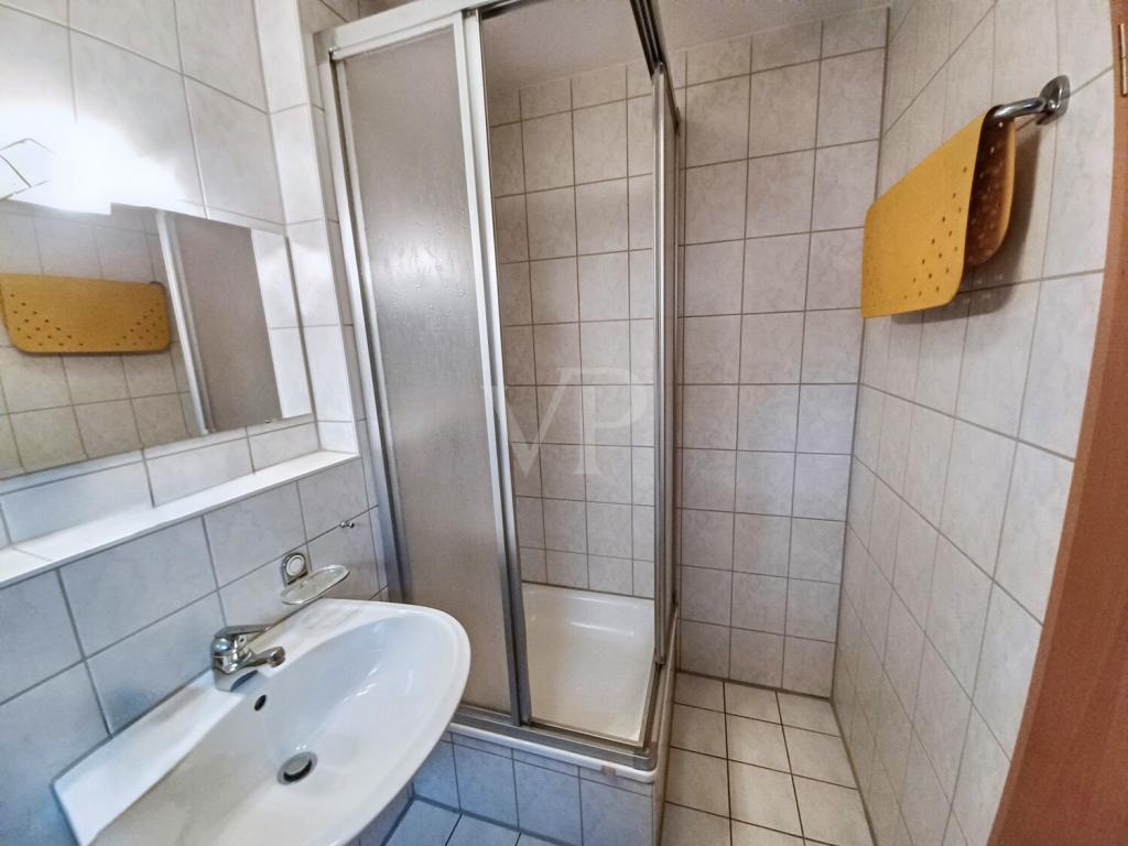 Bad mit Dusche im Untergeschoss