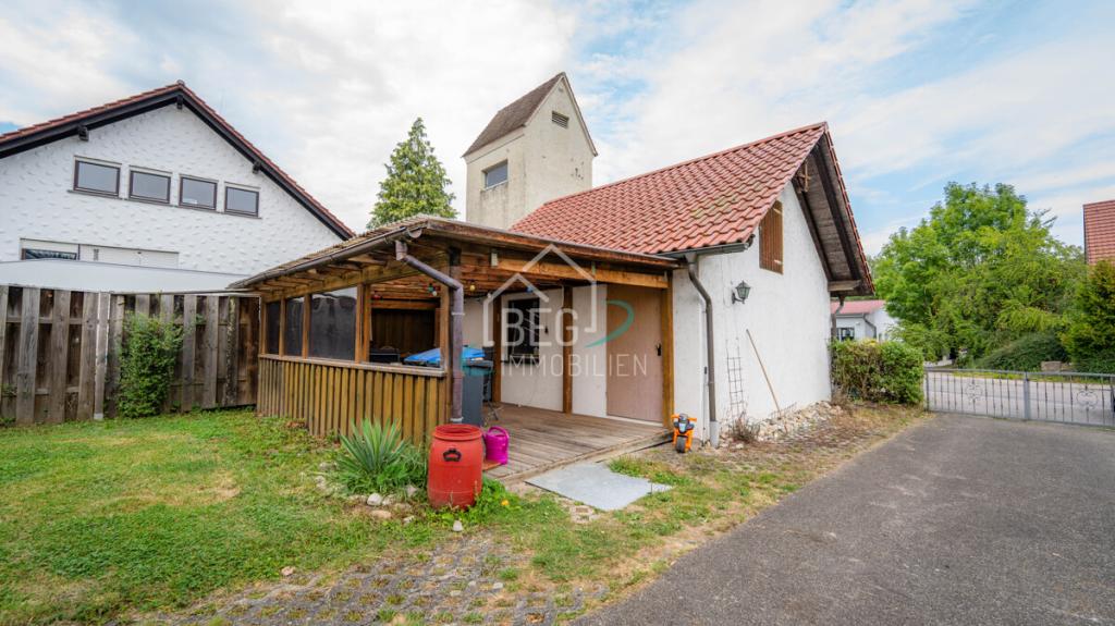 Doppelgarage mit Freisitz