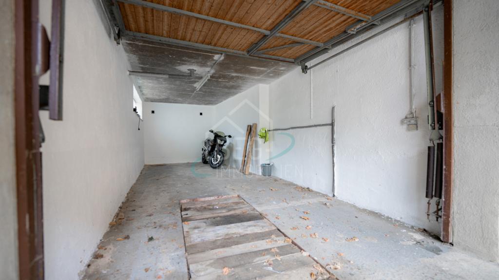 Garage mit Grube