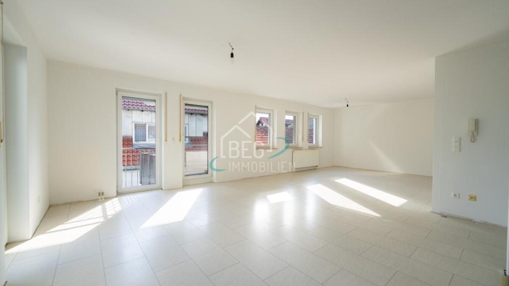 Großzügige 4-Zimmer-Wohnung mit Balkon und Garage in Bühlertann - Foto 1
