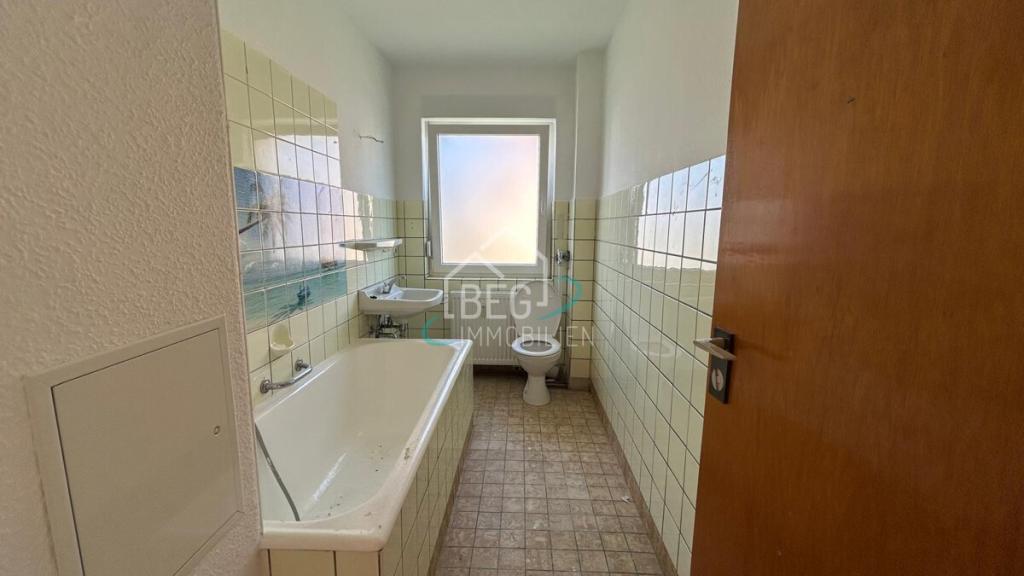 Stilvolle 3-Zimmer-Wohnung mit Stellplatz im Herzen von Weikersheim - Foto 3