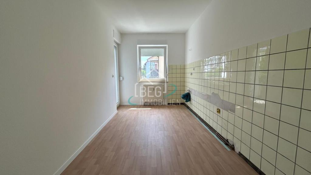 Stilvolle 3-Zimmer-Wohnung mit Stellplatz im Herzen von Weikersheim - Foto 2