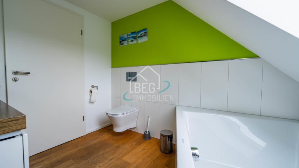 Wohnhaus: Badezimmer OG