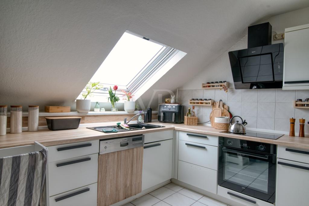 Charmante 3-Zimmer-Dachgeschosswohnung mit Balkon - Photo 5