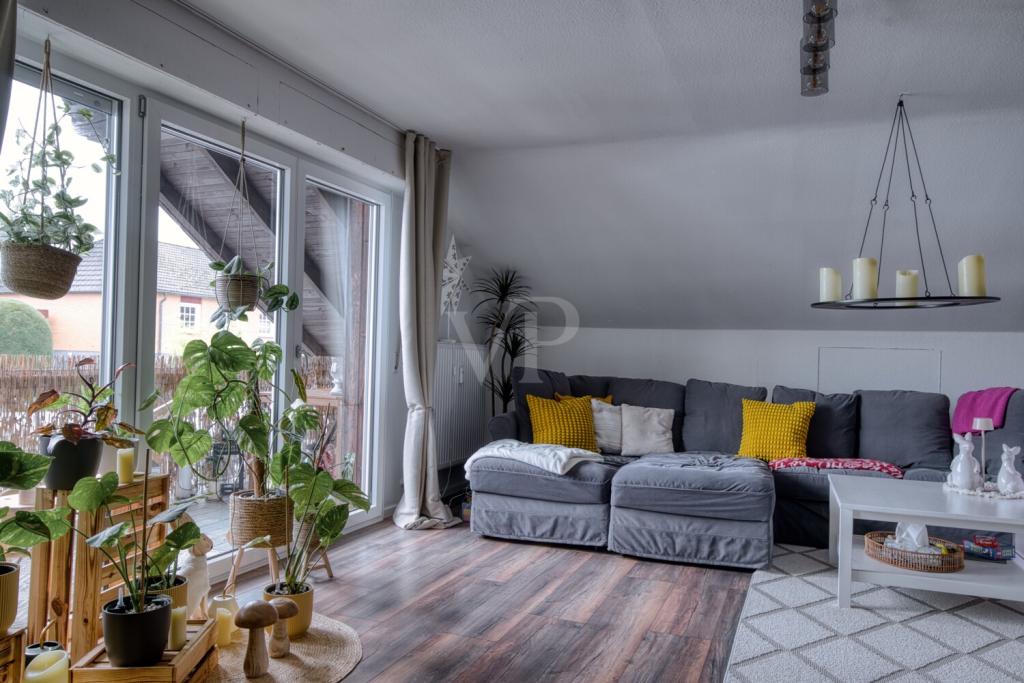 Charmante 3-Zimmer-Dachgeschosswohnung mit Balkon - Photo 2