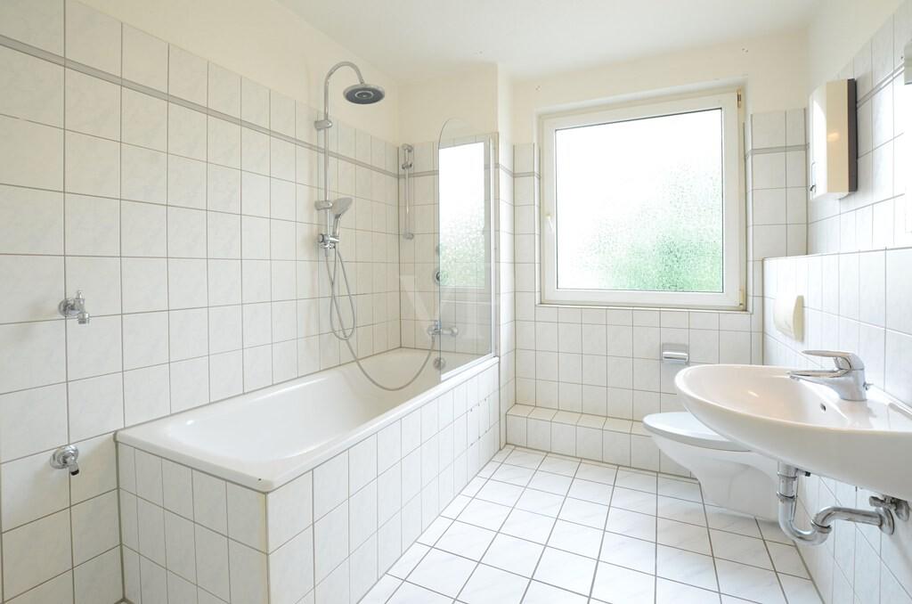 Zentrumsnahes Schmuckstück mit Balkon & Tiefgarage - Foto 3