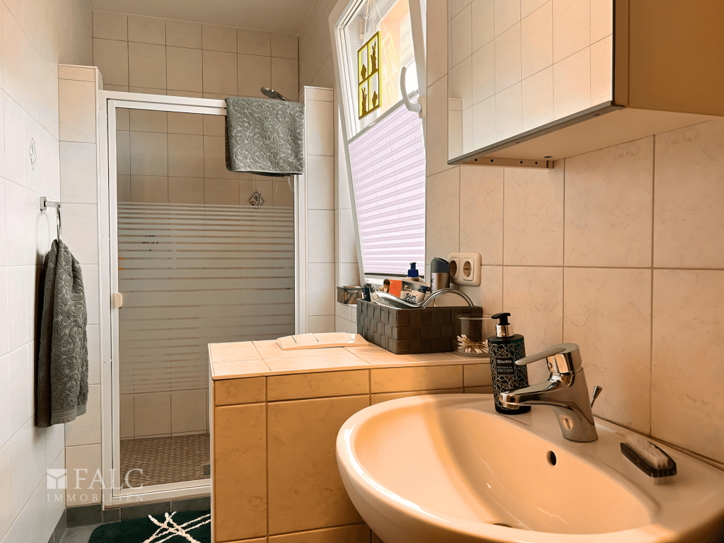 Gäste-WC mit Dusche 