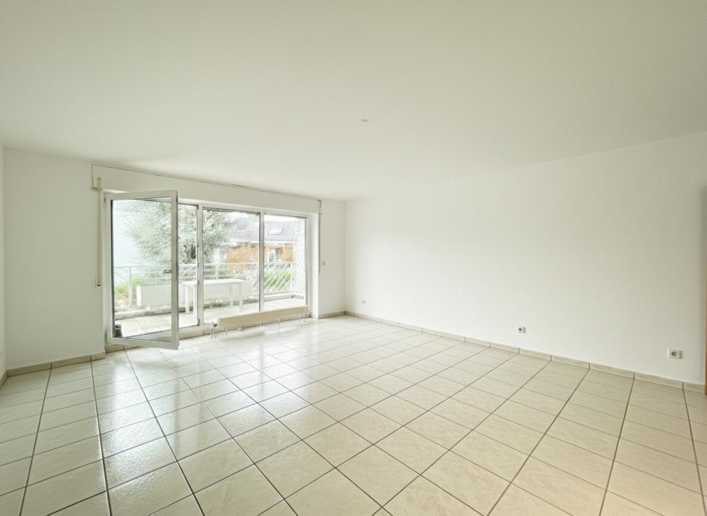 Helle Etagenwohnung mit großzügigem Wohn-/Essbereich in Mülheim-Saarn - Foto 1