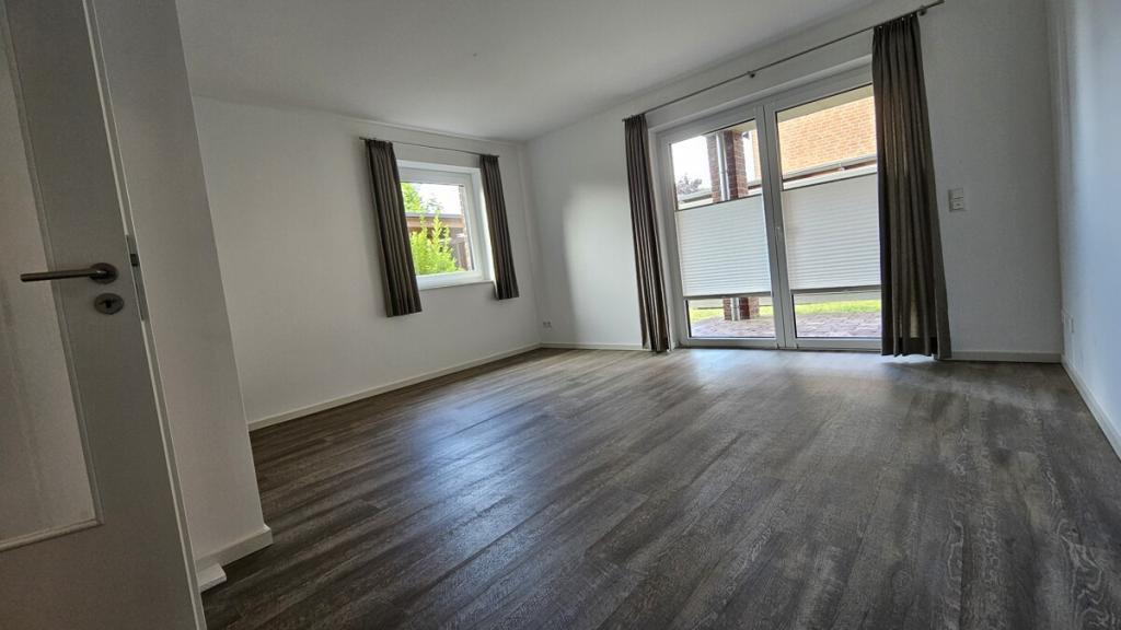 ZU VERMIETEN: 3-Zi.-EG-Wohnung mit Terrasse + Carport in Kutenholz - Photo 2