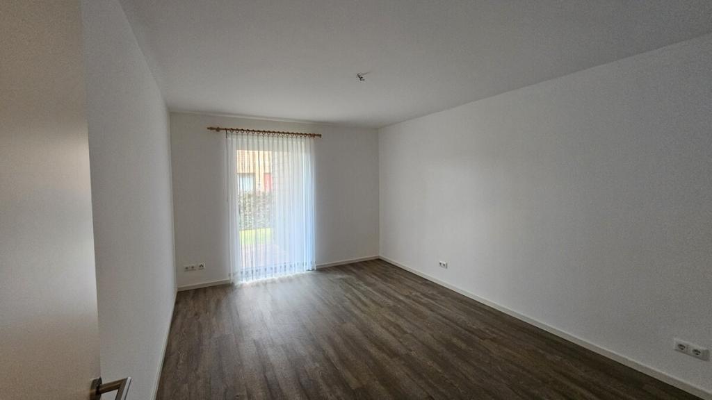 ZU VERMIETEN: 3-Zi.-EG-Wohnung mit Terrasse + Carport in Kutenholz - Photo 1