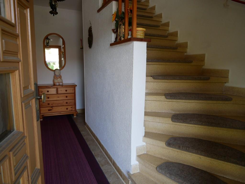 Treppe zum Obergeschoss