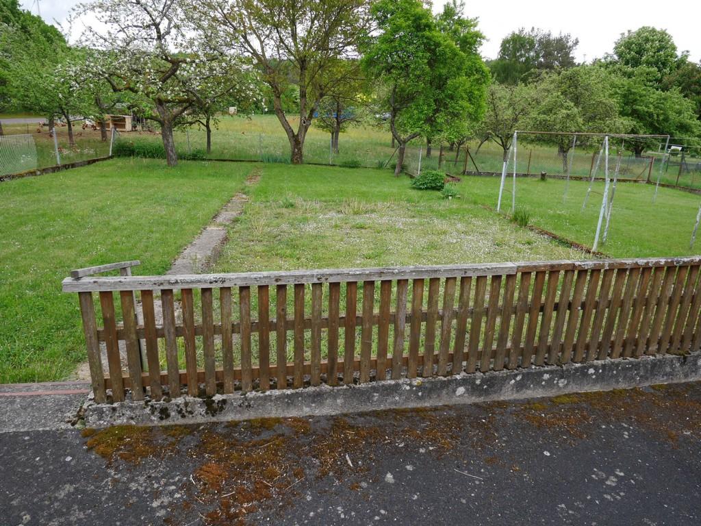  großer Garten mit Obstbaumwiese