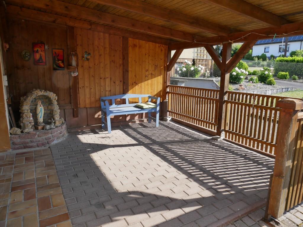 überdachte Terrasse