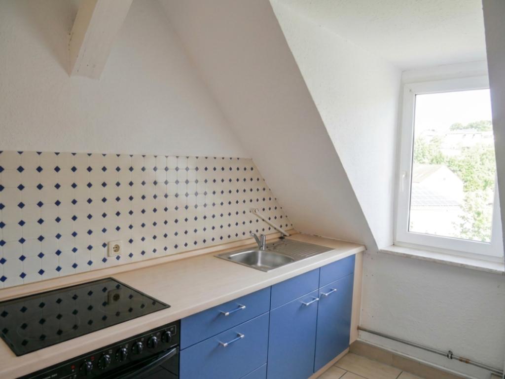 helle 3-Zimmer-Dachgeschosswohnung mit Stellplatz in Bad Kissingen-Garitz - Foto 1