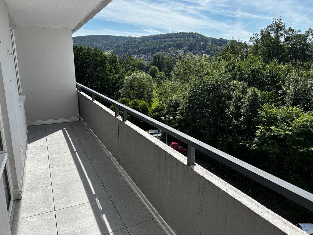 Moderne 2-Zimmer-Wohnung mit zwei Balkonen und Aufzug in Bad Brückenau - Foto 3