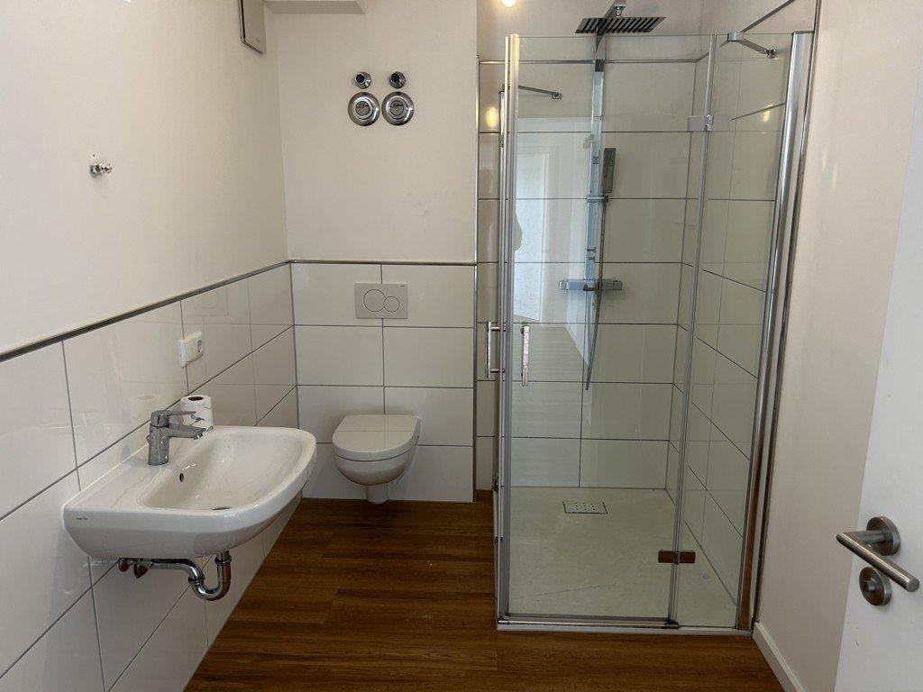 Moderne 2-Zimmer-Wohnung mit zwei Balkonen und Aufzug in Bad Brückenau - Foto 1