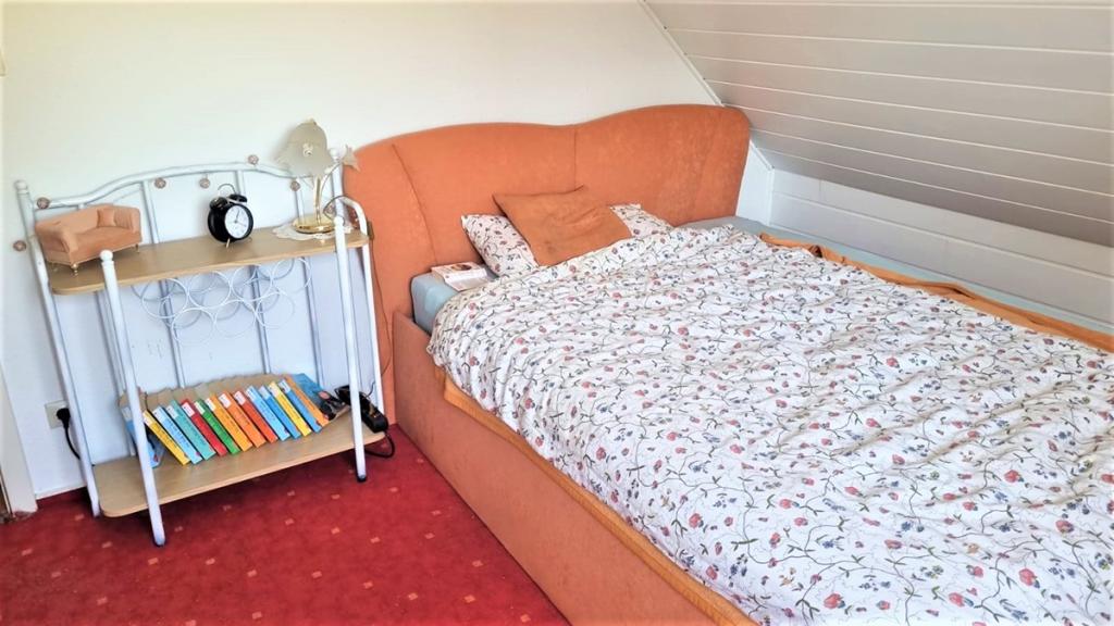 schlafzimmer oben.jpg