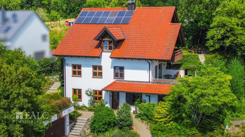 Familienfreundlich mit Terrasse und Gartenzugang