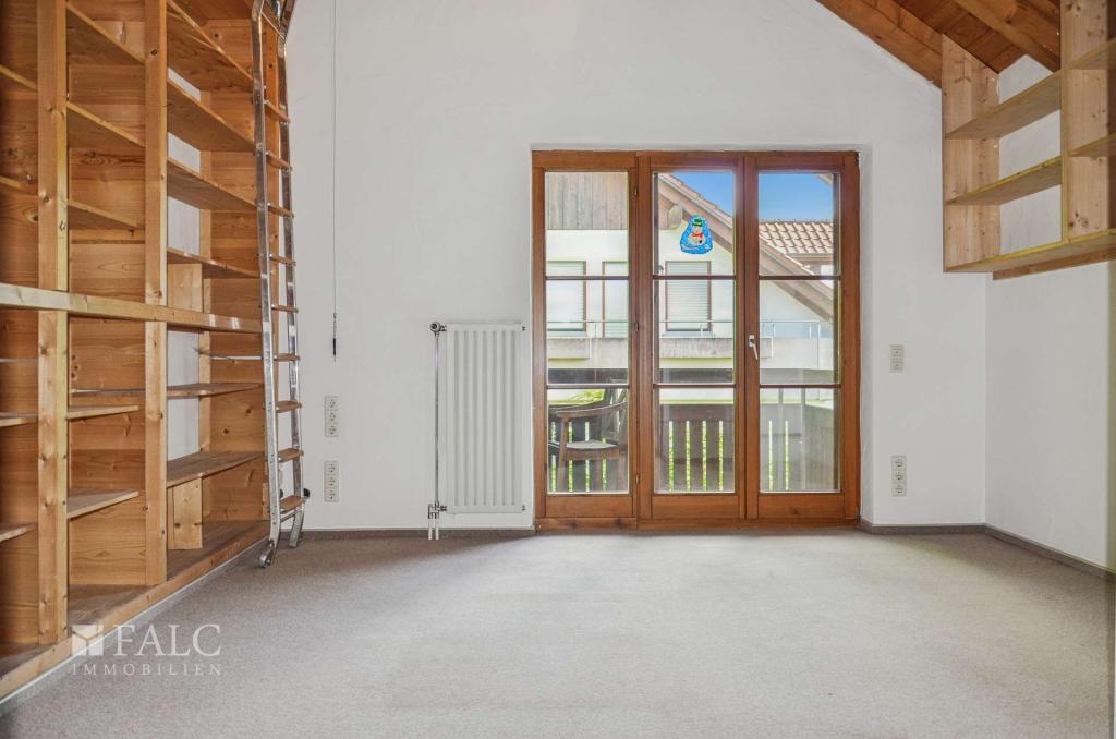 Zimmer mit Balkon _ als Kinderzimmer oder Büro nutzbar