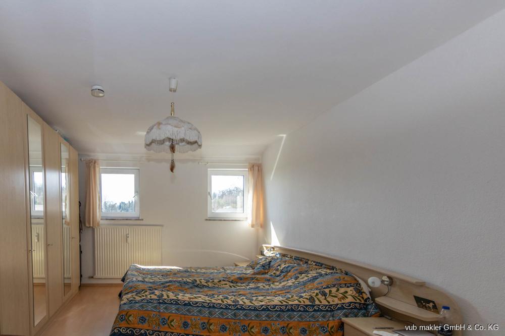 Ruhiges Wohnglück in Münchberg: Renovierte 3-Zi-DG-Wohnung sucht langfristige Mieter - Foto 2