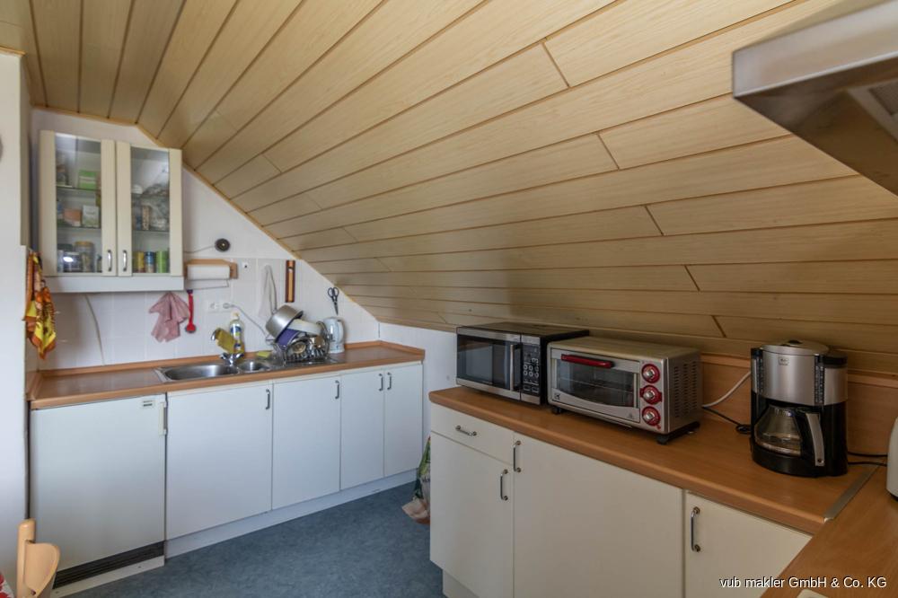 Ruhiges Wohnglück in Münchberg: Renovierte 3-Zi-DG-Wohnung sucht langfristige Mieter - Foto 4