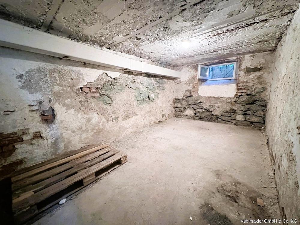 Stilvoll renovierte 3,5-Zimmer-Wohnung – ideal für Paare in Hof - Photo 2