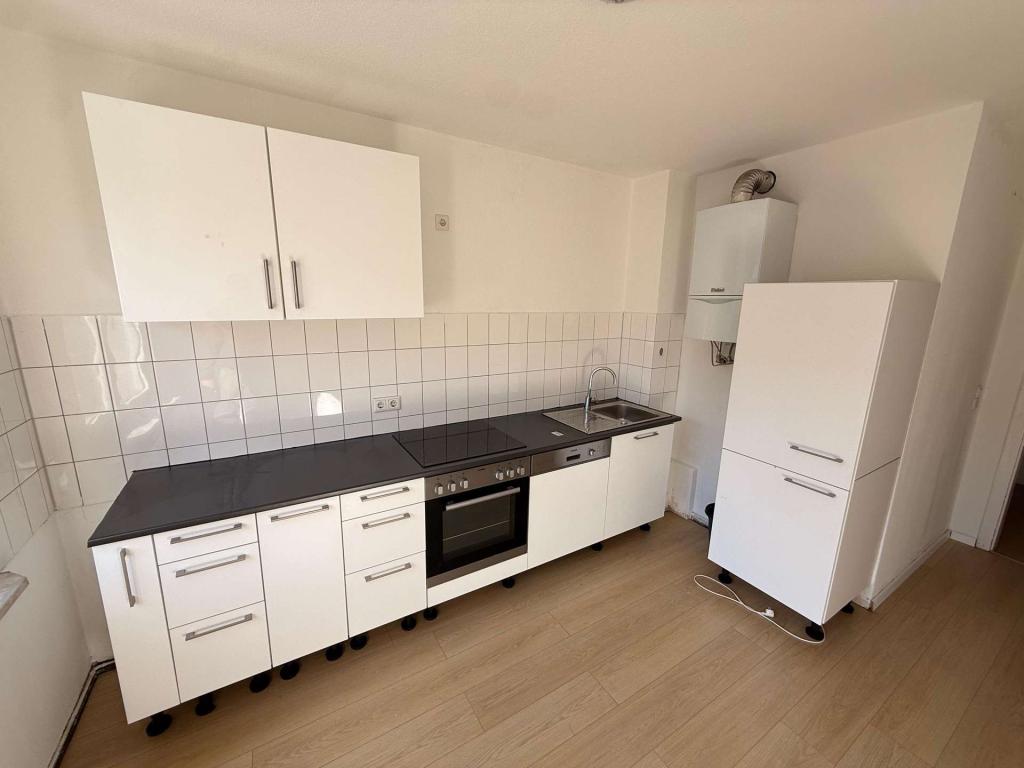 Zentrale 2-Zimmer-Wohnung ca. 62 m² Kernsaniert – inkl. Einbauküche - Photo 1