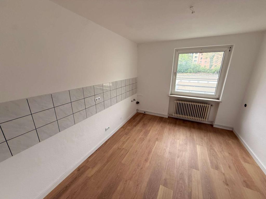 Frisch renovierte 1,5 Zimmer Wohnung in Top Lage - inkl. Einbauküche und Balkon! - Foto 3
