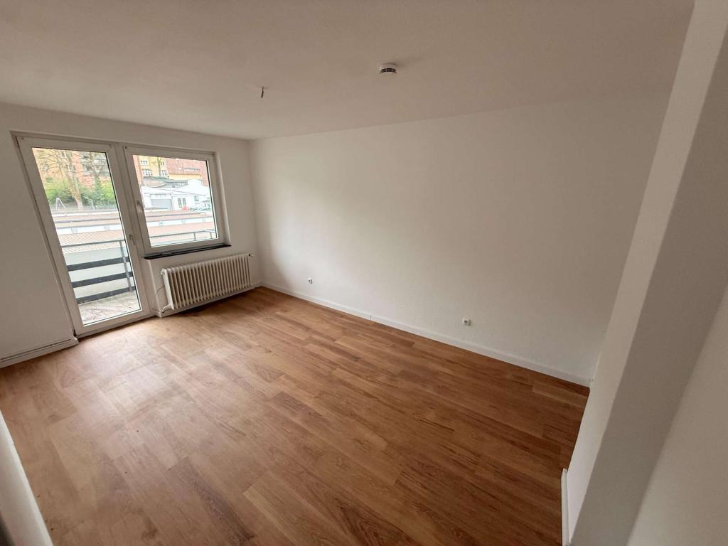 Frisch renovierte 1,5 Zimmer Wohnung in Top Lage - inkl. Einbauküche und Balkon! - Foto 1