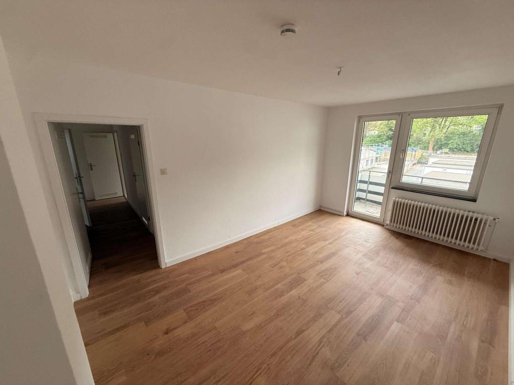 Frisch renovierte 1,5 Zimmer Wohnung in Top Lage - inkl. Einbauküche und Balkon! - Foto 2
