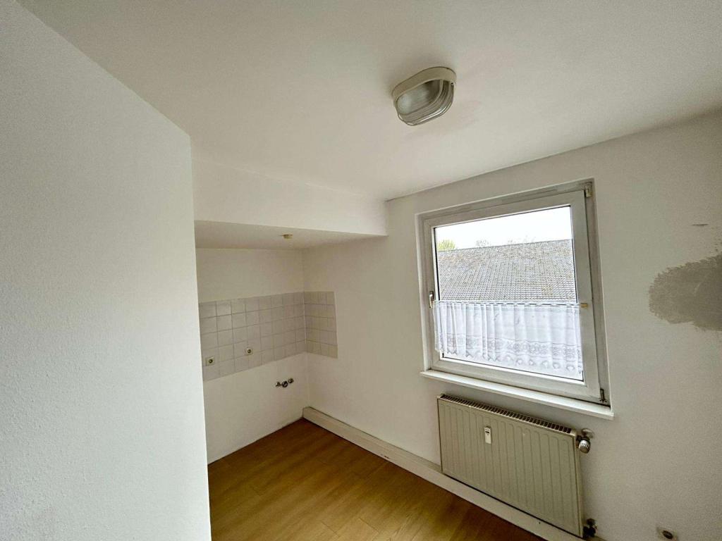 Attraktive 9-Zimmer-Wohnung mit Einbauküche in zentraler Lage von Gelsenkirchen - Photo 1
